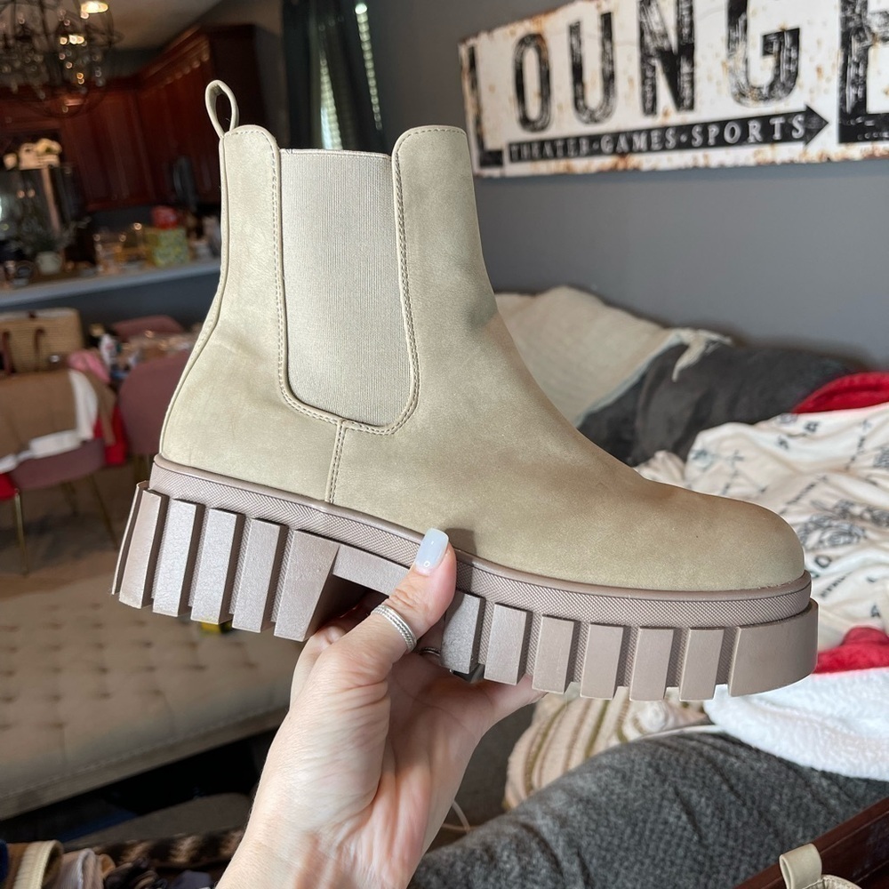 MIA Platform Chunky Ankle Boot Cream Size 10M